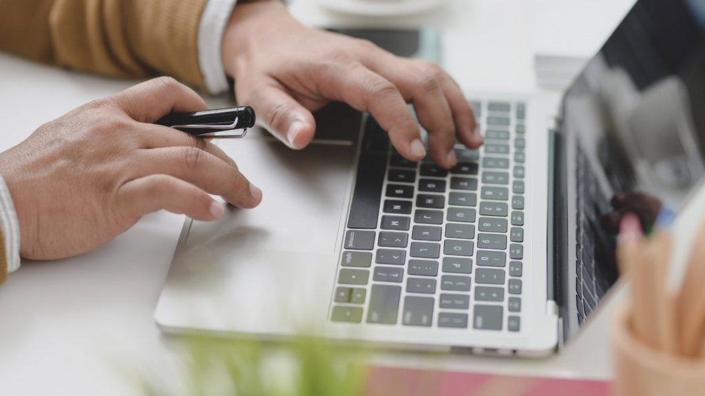 Hüquqi şəxsin təsisçisi, əmək münasibətləri tənzimlənməsi, əmək münasibətləri